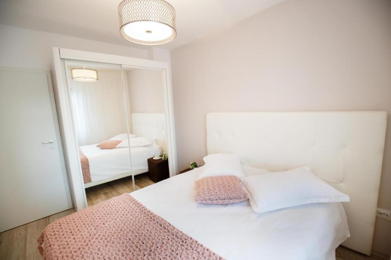 Metropolitan Iassium Apartments ヤシ エクステリア 写真