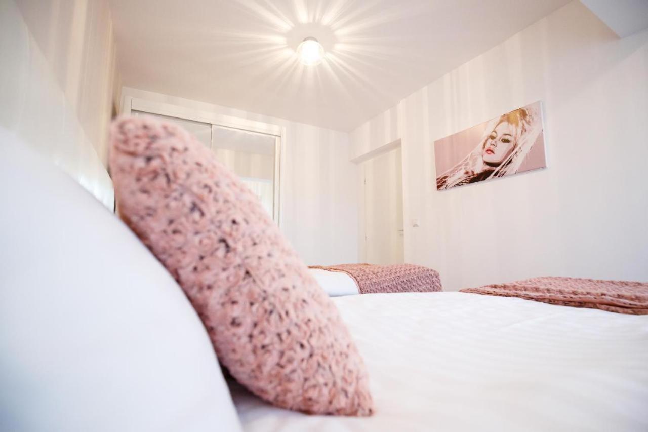 Metropolitan Iassium Apartments ヤシ エクステリア 写真