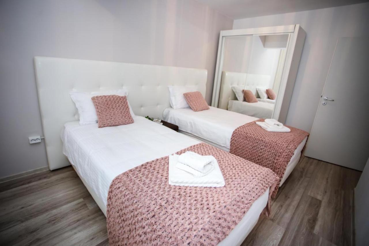 Metropolitan Iassium Apartments ヤシ エクステリア 写真
